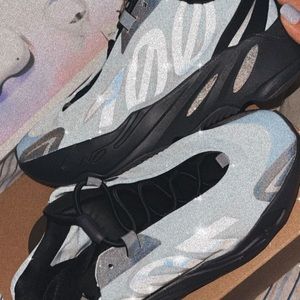 Yeezy 700’s MNVN BLUE TINT